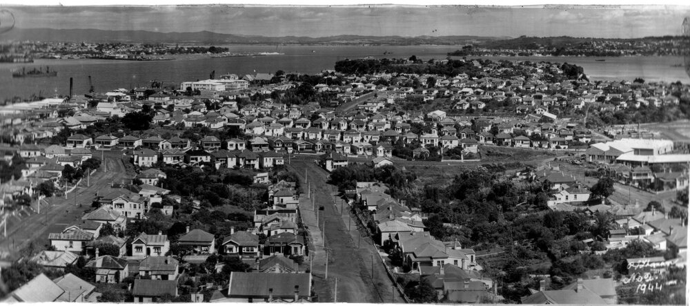 Panoramic view of Auckland City and Harbour