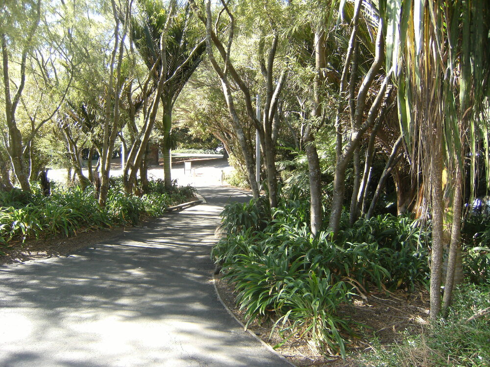 Walkway between Knighton Lake and Oranga Lake
