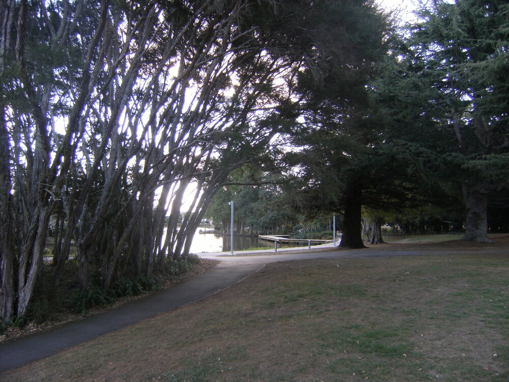 Merging paths near Oranga and Knighton Lakes