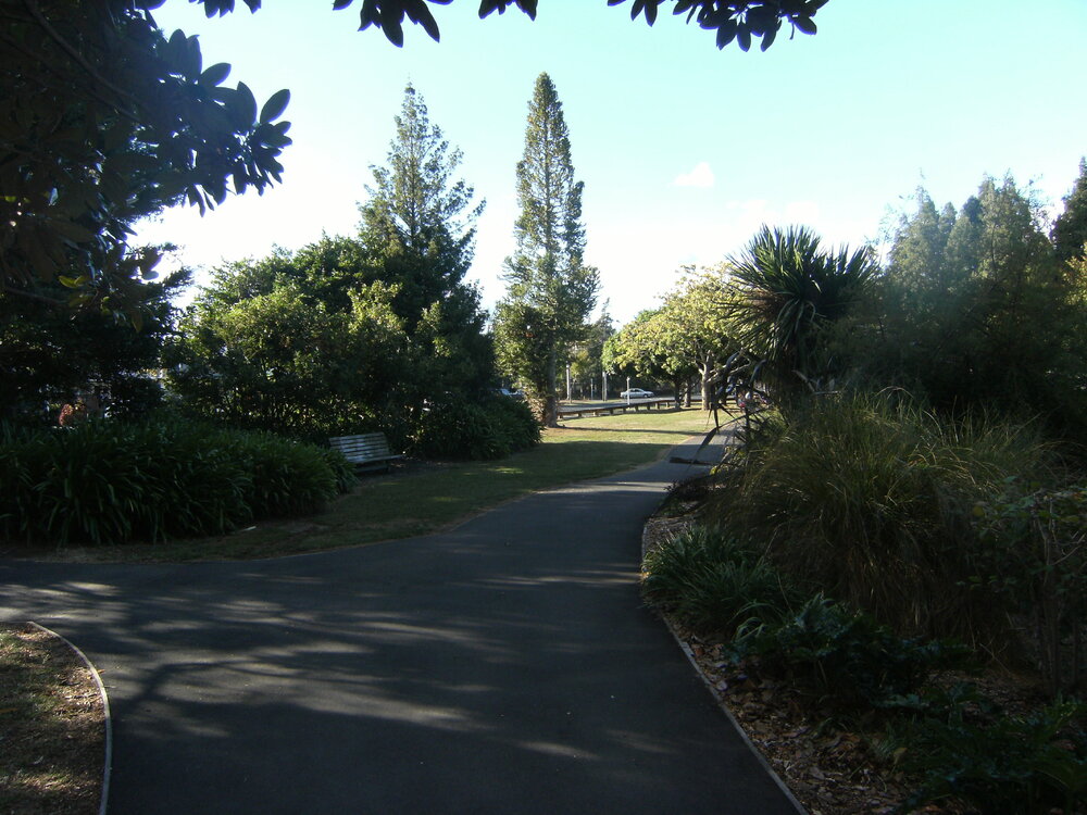 Pathway next to Knighton Road looking toward Gate 2b