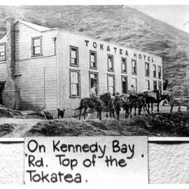 Tokatea Hotel on the Kennedy Bay Road