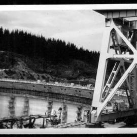 Maraetai Dam and mobile crane