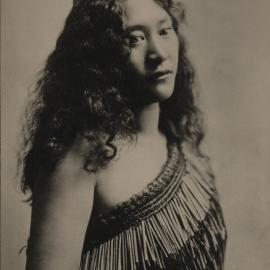 Māori Girl